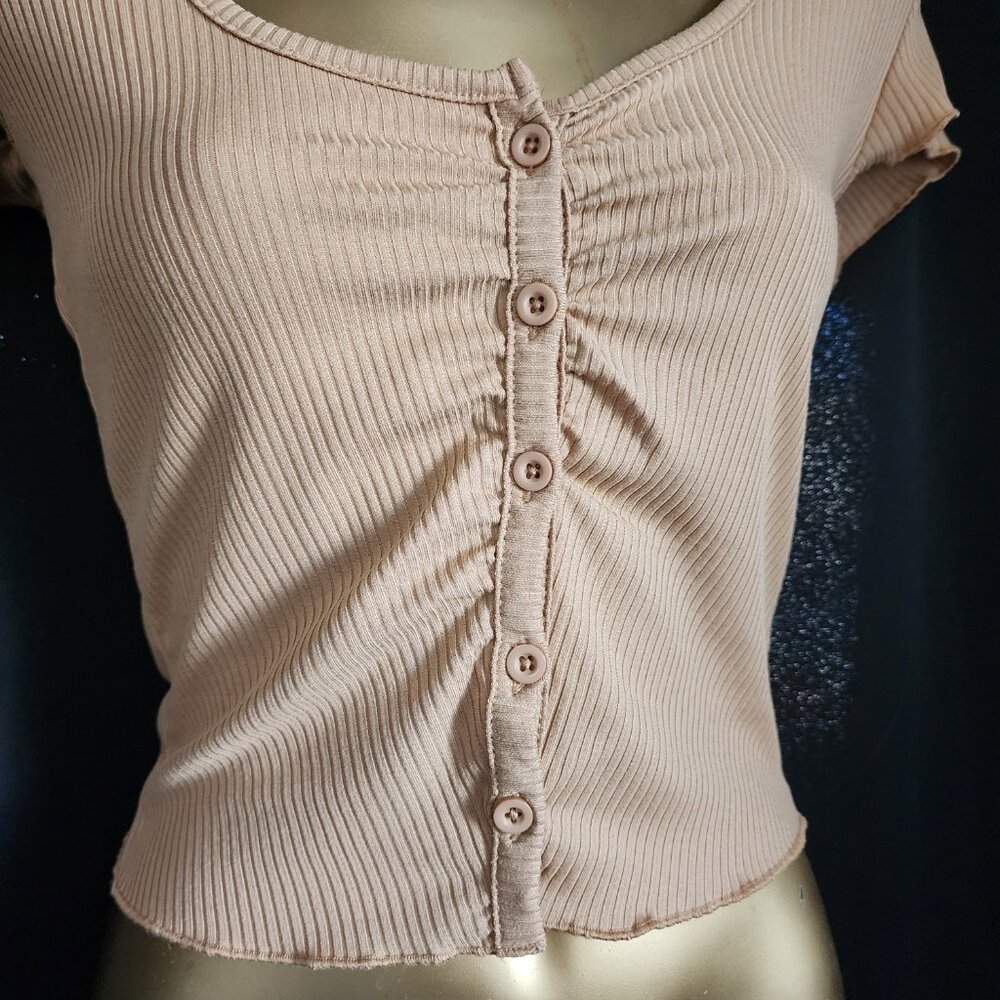 🍂3/$10🍂 Button Down Ribbed Crop Top - Picture 3 of 7